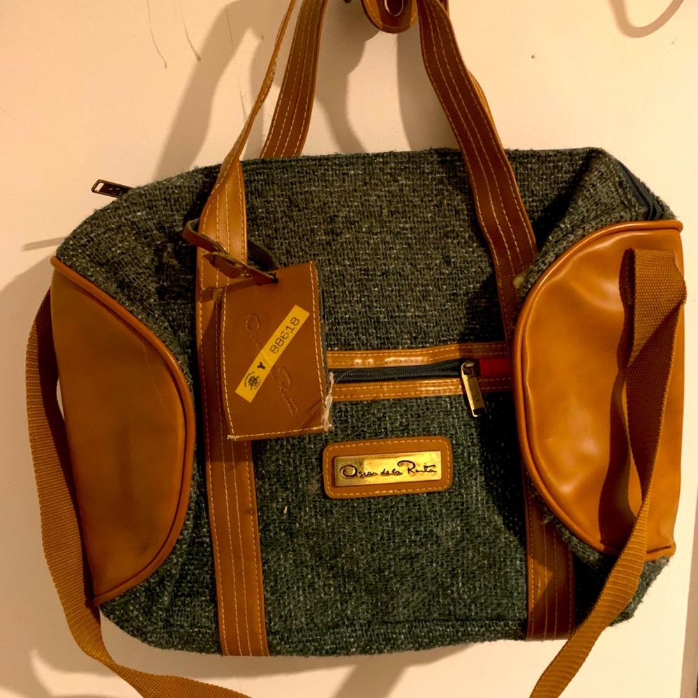 Vintage Oscar de La Renta carry on duffle gym bag